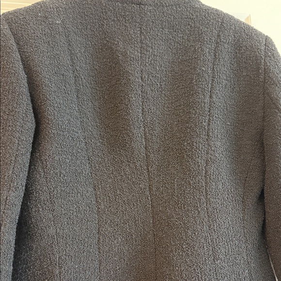 Authentic CHANEL Jacket - Picture 5 of 9